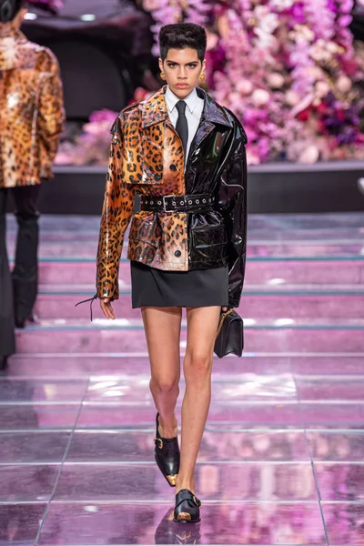 Look 27